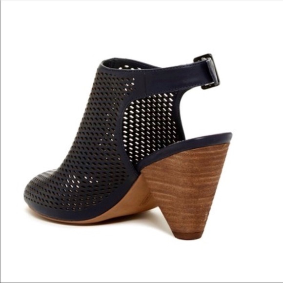 Vince Camuto Evangelina Slingback Sandals - Picture 2 of 7